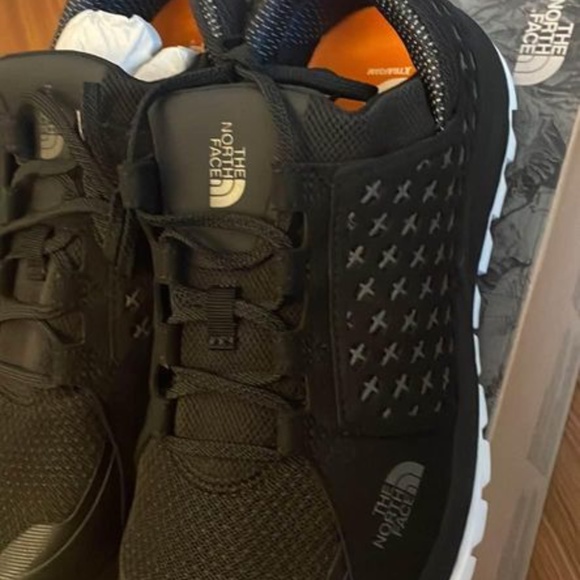 BRAND NEW women the north face mountain sneakers shoes size US 9 - Picture 4 of 6